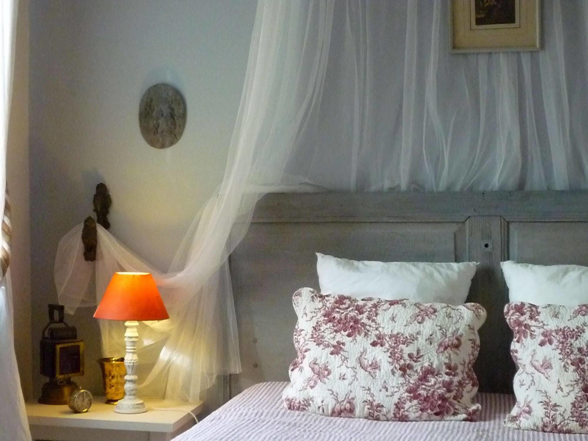 L'Ile Aux Mimosas Bed and Breakfast Tautavel Buitenkant foto